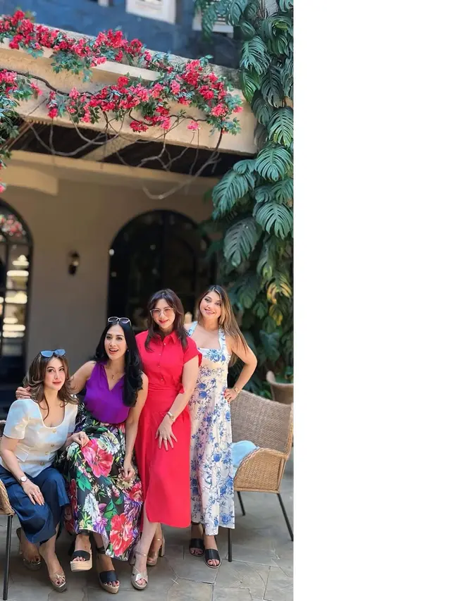 Sarah Azhari Reuni dengan Bintang Sinetron 90-an (Foto: Instagram @dps_diahpermatasari)