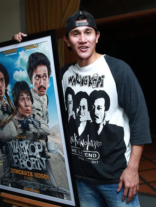 Saat ditemui dalam jumpa pers di Epicentrum XXI, Kuningan, Jakarta Selatan awal Juni silam, ia mengatakan bahwa telah menjalani latihan selama dua bulan di studio demi menyamakan suara Kasino. (Deki Prayoga/Bintang.com)