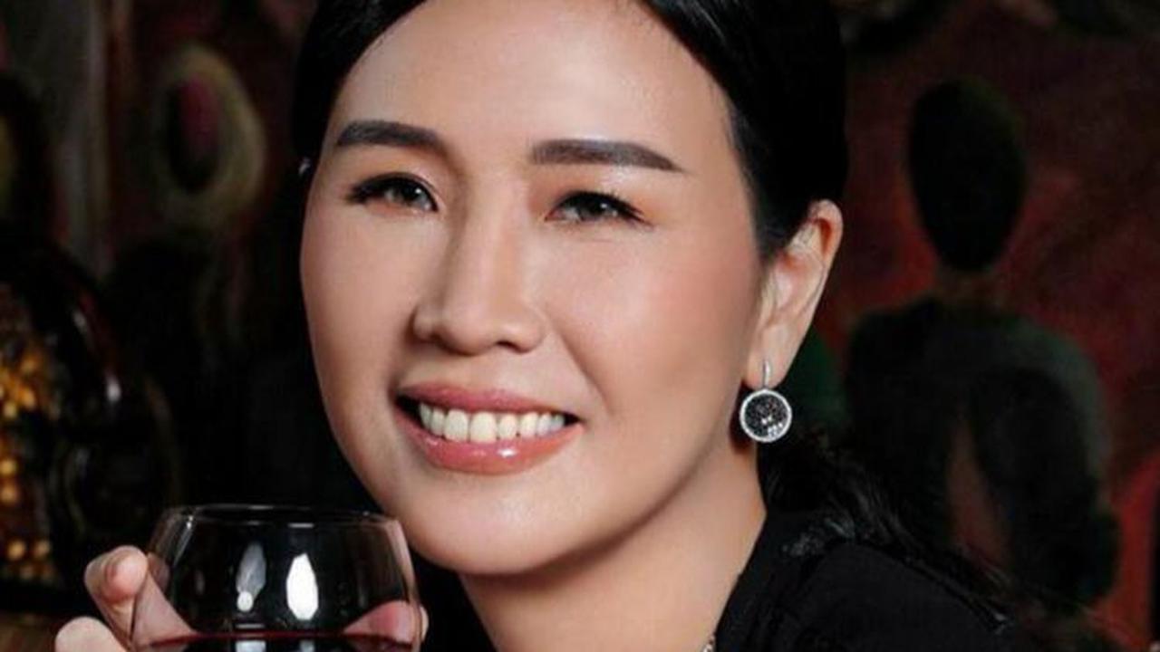 Makin Berumur Makin Cantik, Potret Veronica Tan Seperti Kakak Adik Foto Bareng Putrinya Curi Perhatian