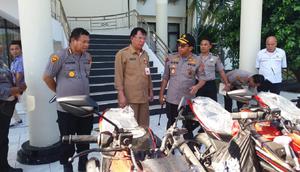 Pemprov Sulut hibahkan puluhan motor untuk pengamanan Pemilu 2019 (Liputan6.com/ Yoseph Ikanubun)