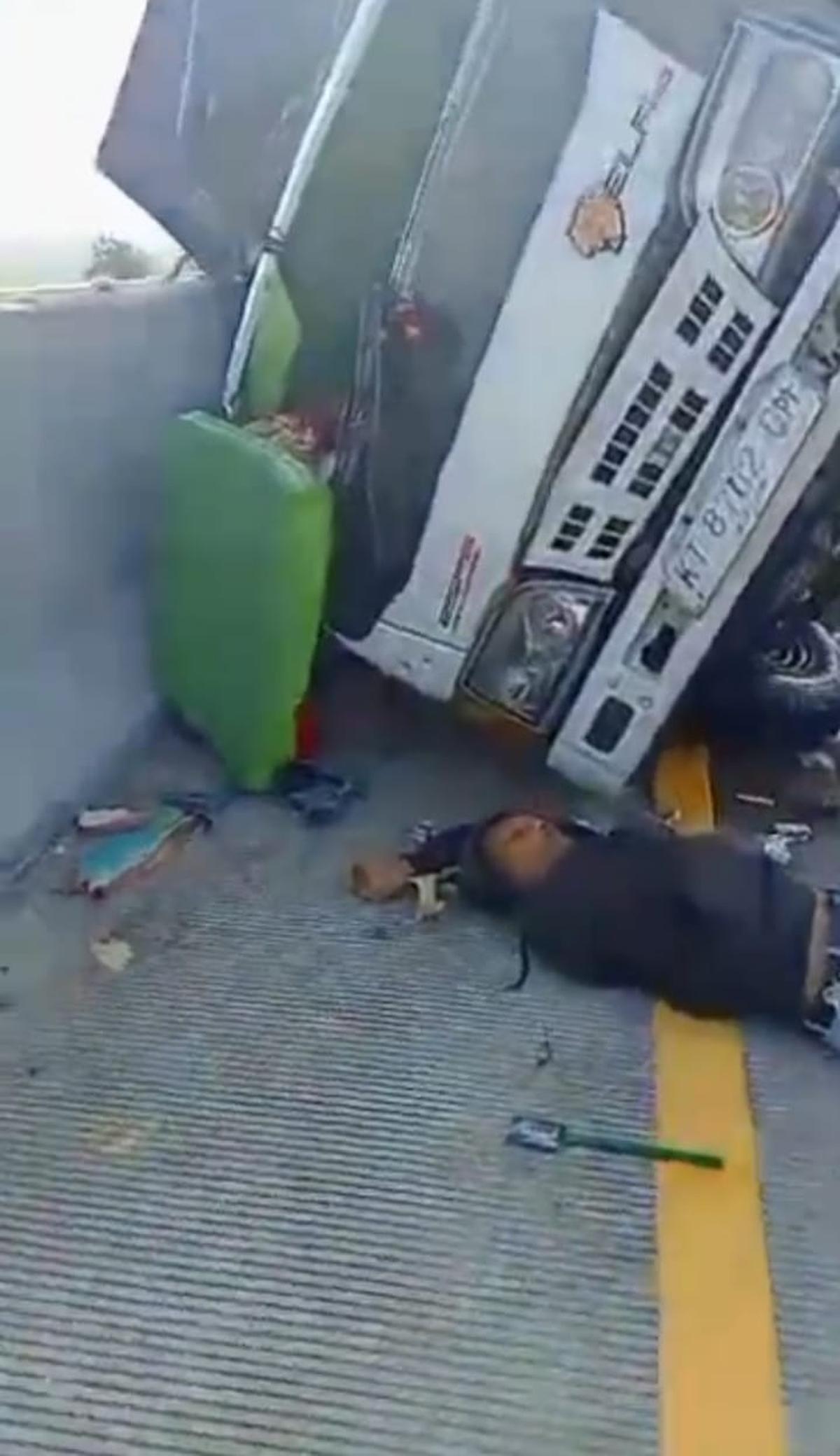Viral Dua Sopir Truk Terkapar Akibat Kecelakaan di Tol Kendal, Begini Kronologinya