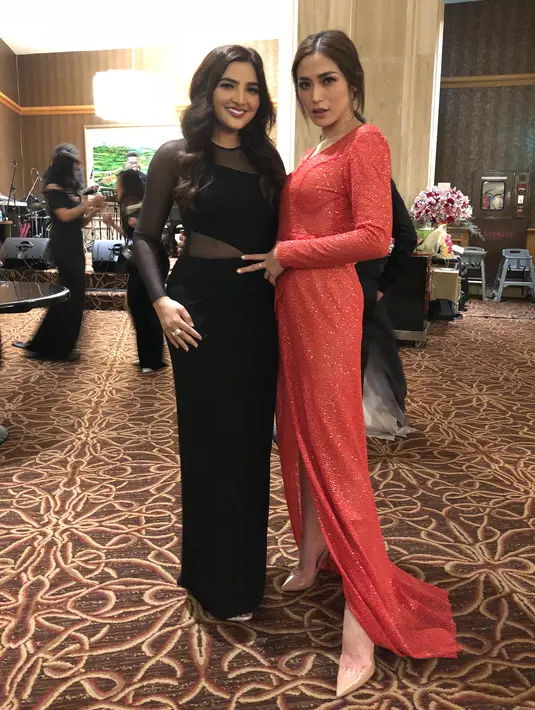 Ashanty, turut hadir meramaikan hari bahagia Jedar. Sama seperti yang lainnya, Ashanty juga memakai black dress di pesta ulang tahun Jessica Iskandar. (Instagram)