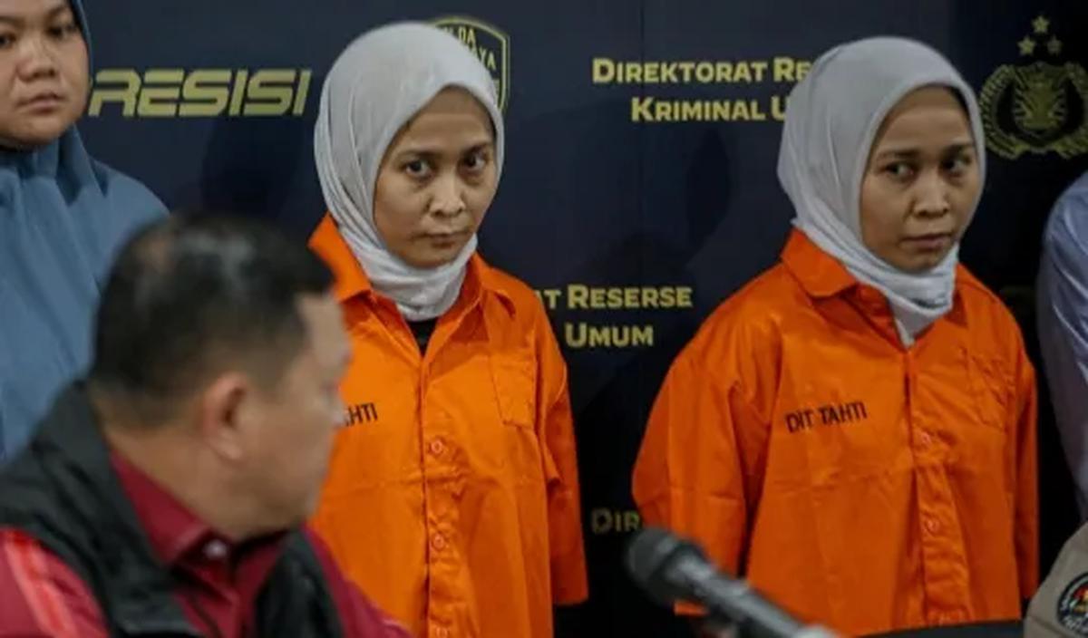 Lebih detil, pelaku menjual dengan memberikan potongan harga antara Rp500 untuk Ipad, Rp700 ribu untuk Apple Watch dan Rp200 ribu untuk ipods.<br>