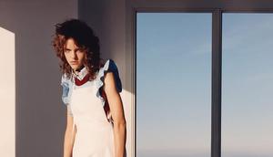 Dari polished pouch hingga slouchy tote, simak tren tas terbaru pada musim semi 2026 yang memadukan gaya playful. (dok. tangkapan layar Instagram @miumiu/https://www.instagram.com/p/DWUBFwsFE_3/?igsh=cndrZHNmODU5N29p/Dea Sifa)