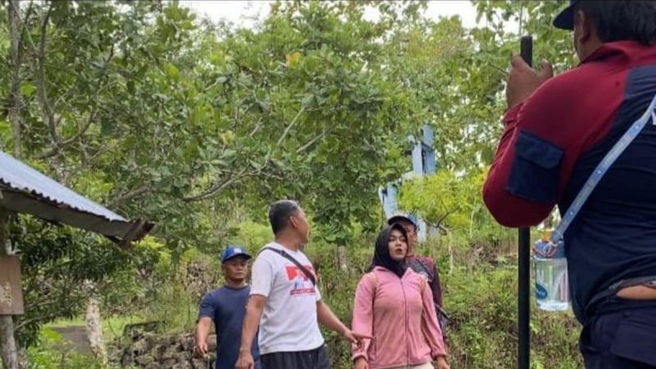 Evakuasi Dramatis: Tiga Pendaki Gunung Budeg Dikepung Monyet, Damkar Tulungagung Turun Tangan