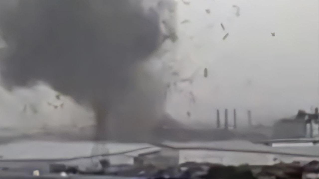 TOP NEWS: Fakta Tornado Pertama di Indonesia Mirip Amerika | Kursi PDIP Turun Jauh di DPR