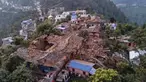 Foto udara menunjukkan rumah-rumah yang runtuh setelah gempa bumi di desa Chiuri di distrik Jajarkot pada tanggal 5 November 2023. (Prabin RANABHAT/AFP)