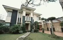 7 Foto Teras Depan Rumah Narji, Tampilkan Kesan Elegan dan Hangat
