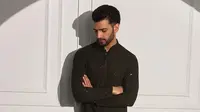 Selain Baju Koko, Ini 4 Tren Busana Pria Muslim Populer 2025 yang Perlu Kamu Coba