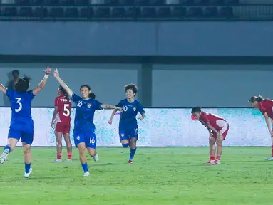 Sempat memberikan perlawanan, Timnas Indonesia Putri harus mengakui keperkasaan Chinese Taipei Putri 1-2 dalam partai terakhir Grup D Kualifikasi Piala Asia Putri 2026 di Indomilk Arena, Tangerang, pada Sabtu (5/7/2025). (Bola.com/M Iqbal Ichsan)