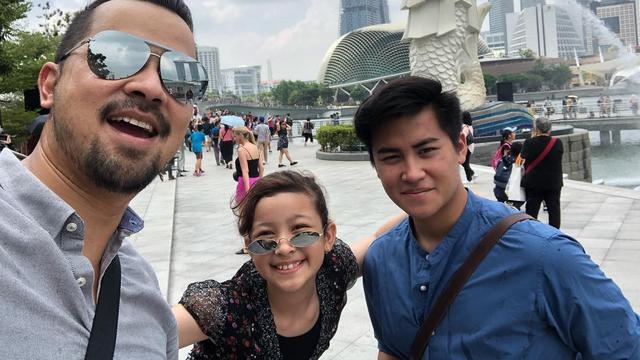 6 Momen Kebersamaan Sultan Djorghi dan Anak Sambungnya, Penuh Kehangatan