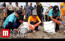 VIDEO: Menteri Sri Mulyani Peringati Hari Oeang Dengan Bersih-bersih Pantai