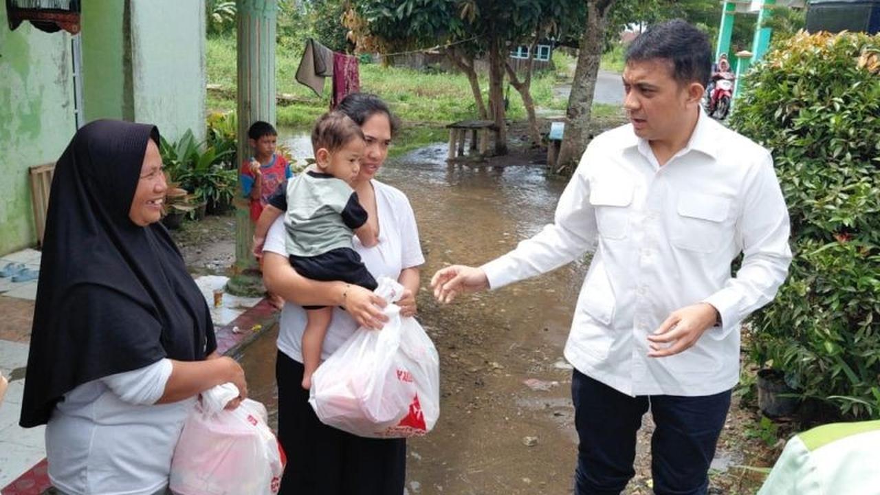 Anggota DPR Ade Rezki Salurkan Bantuan Sembako untuk Korban Bencana Sumbar, Pastikan Layanan Kesehatan Optimal