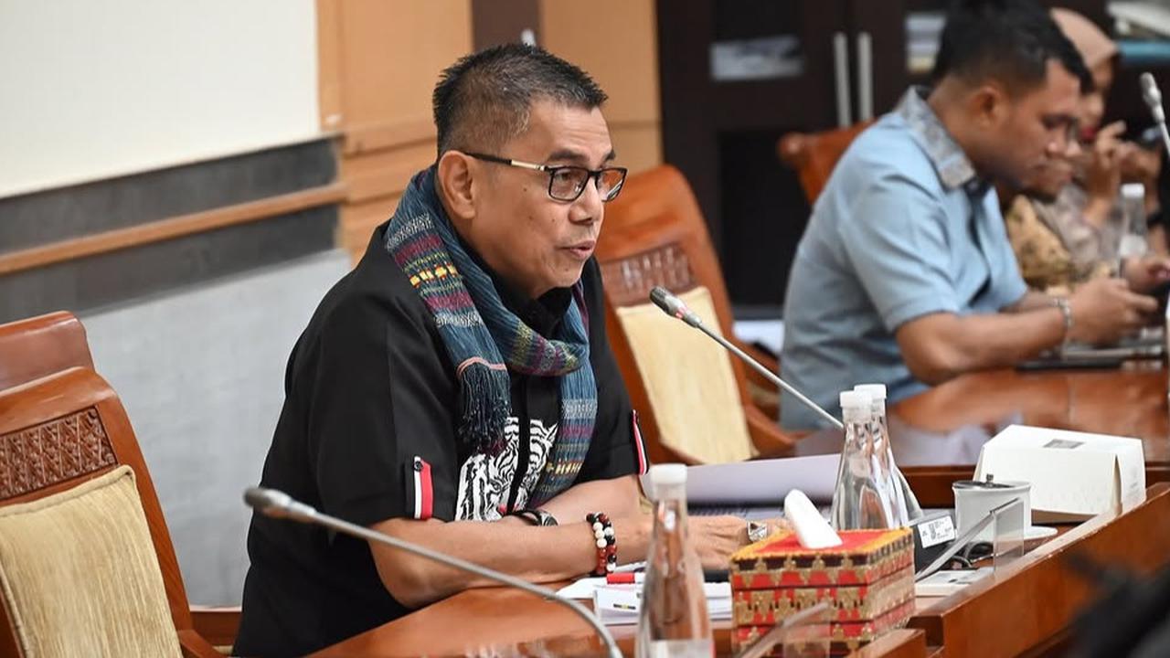 VIDEO: Hinca Komisi III Tegas Depan Jenderal Polisi "Pertaruhkan Wibawa Negara, Riza Chalid Harus Ditangkap"