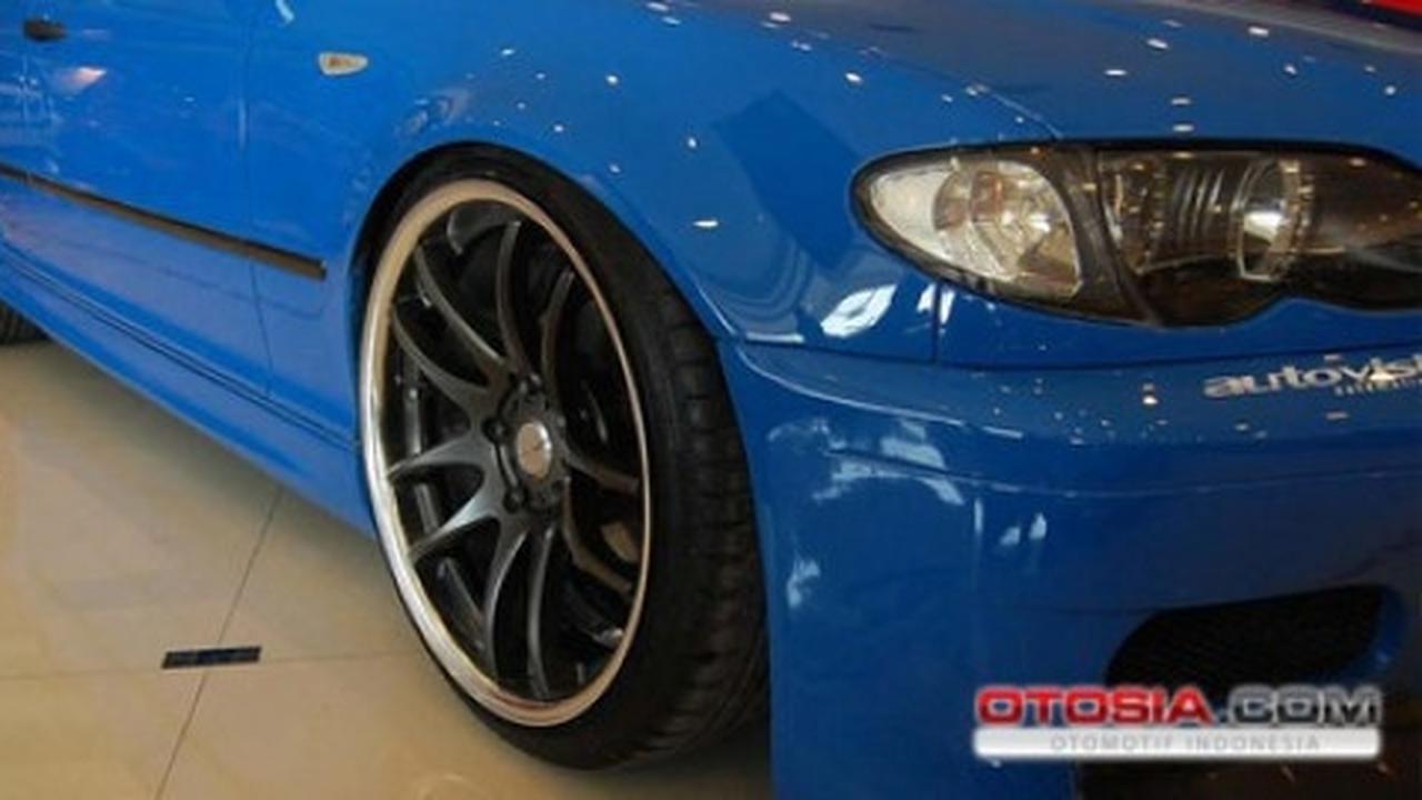 BMW E46 makin elegan dengan permainan bodykit