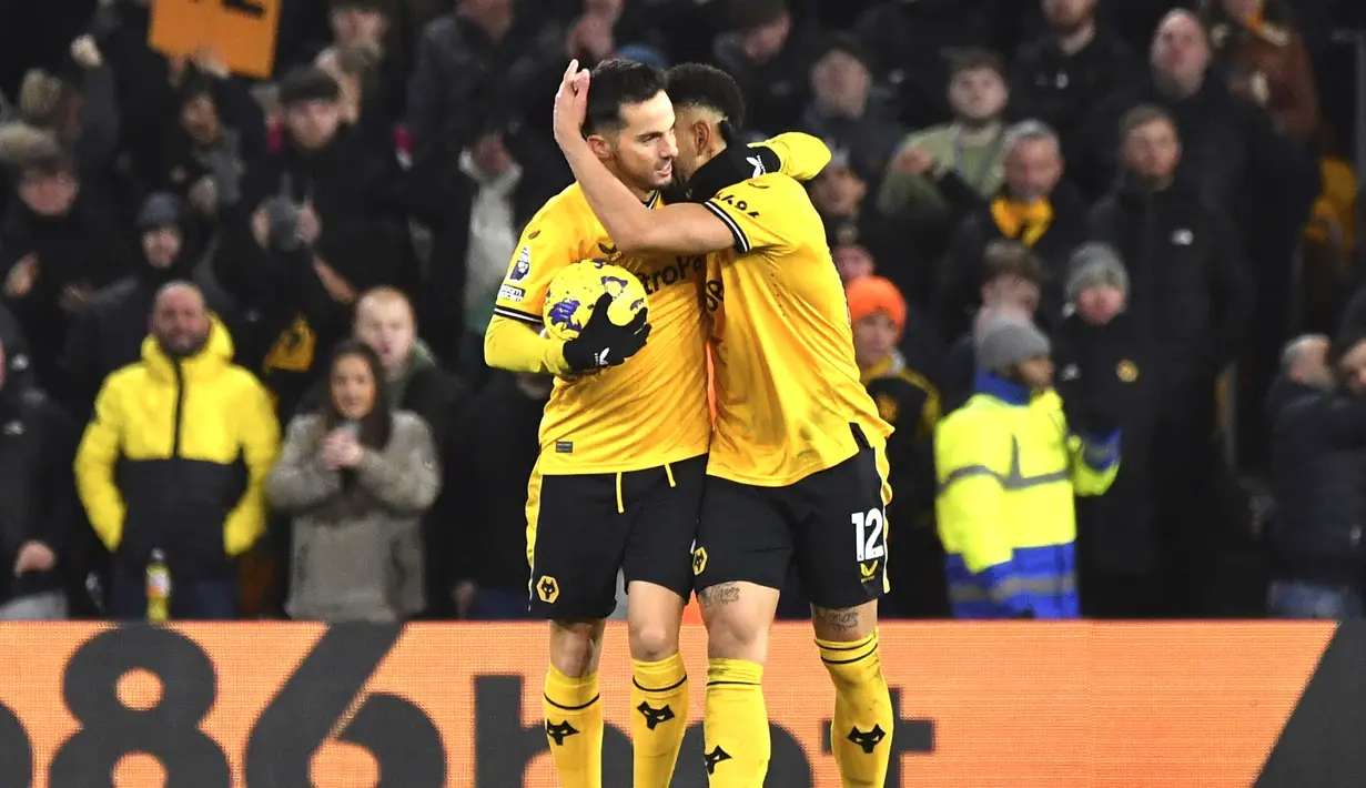 Pemain Wolverhampton Wanderers, Pablo Sarabia, merayakan gol setelah mencetak gol ke gawang Manchester United pada laga Liga Inggris pekan 22 di Stadion Molineux, Jumat (2/2/2024). Gol-gol MU dicetak oleh Marcus Rashford, Rasmus Hojlund, Scott McTominay dan Kobbie Mainoo. Sementara gol Wolves disumbangkan oleh Pablo Sarabia, Max Kilman, dan Pedro Neto. (AP Photo/Rui Vieira)