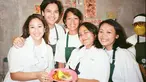 Bersama suami, Sherina Munaf mulai merambah berbagai bisnis salah satunya kuliner. Seperti yang diketahui, tak sedikit seleb yang mulai berbisnis di bidang itu. Wanita 32 tahun itu lantas membuka sebuah kedai bakmi di kawasan Melawai - Jakarta Selatan. Kedai itu diberi nama Bakmiaw. (Liputan6.com/IG/@baskaramahendra)