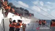 KMP Mutiara Sentosa 2 Angkut 250 Penumpang Terbakar di Laut Sumenep
