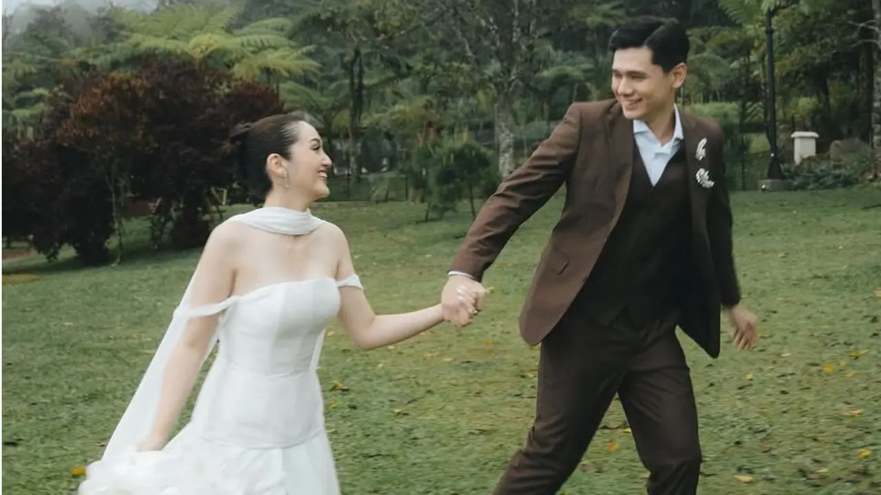 Ranty Maria Foto Prewedding di Bali Bersama Rayn Wijaya. [@rantymaria]