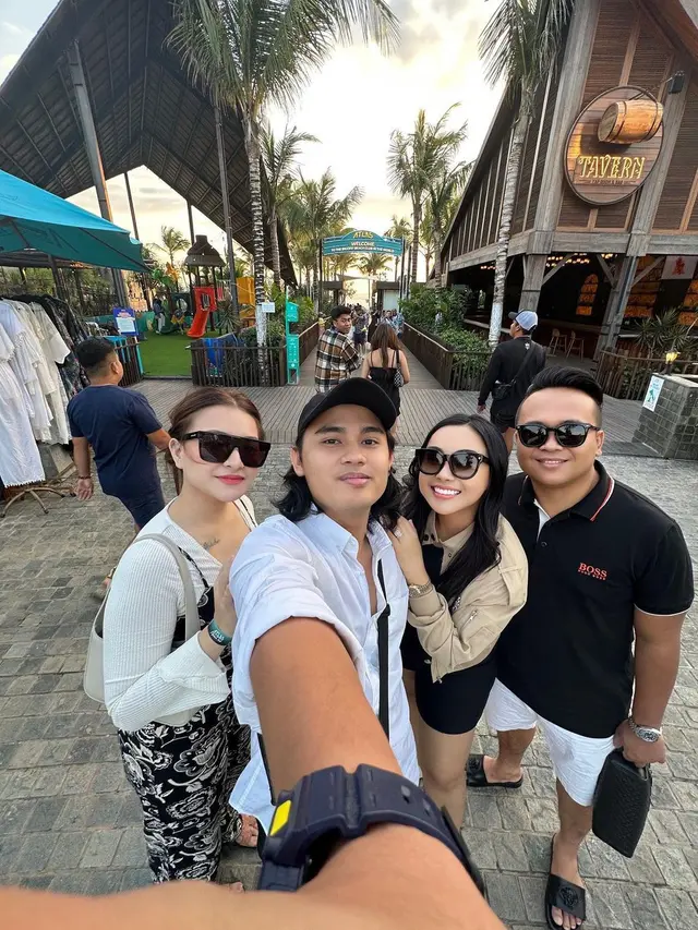 6 Gaya Nathalie Holscher LIburan Bareng Pacar Baru di Bali, Kasual hingga Sporty