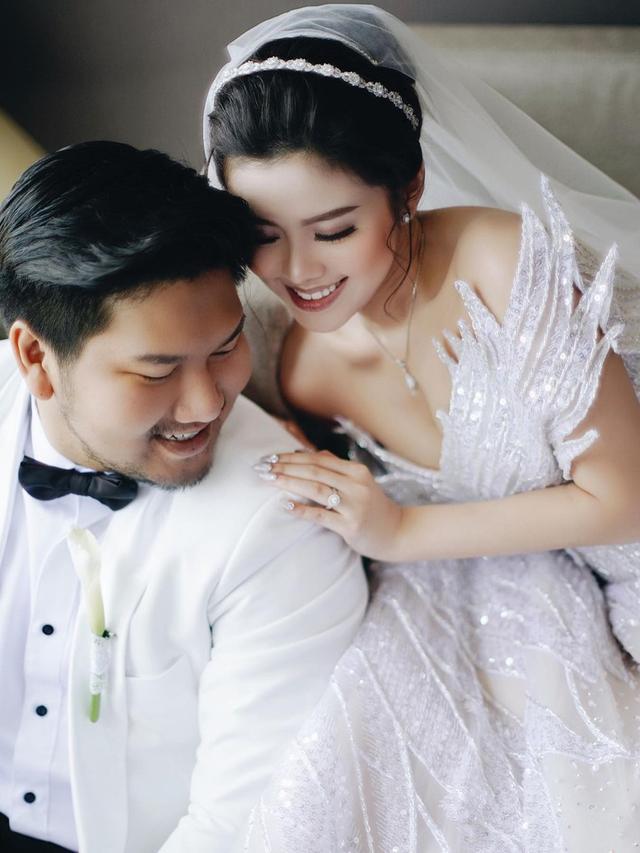 6 Potret Kebersamaan Melisa Hartanto Kontestan Indonesian Idol dan Suami, Romantis