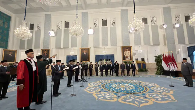 Presiden Prabowo Subianto menyaksikan pengucapan sumpah dan jabatan 9 anggota Ombudsman RI di Istana Negara Jakarta, Jumat (10/4/2026).