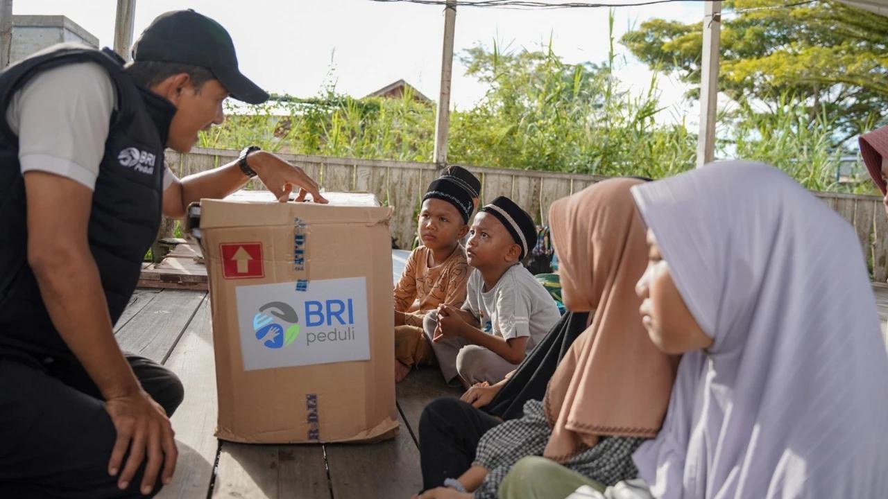Terus Salurkan Bantuan, BRI Gelar Program Trauma Healing untuk Anak-Anak Terdampak Bencana di Sumatra