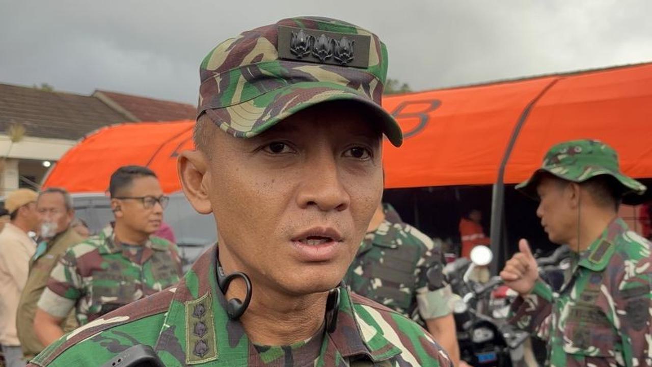 TNI Telusuri Dugaan 23 Anggota Hilang Akibat Longsor Cisarua Bandung, Pencarian Terkendala Cuaca Ekstrem