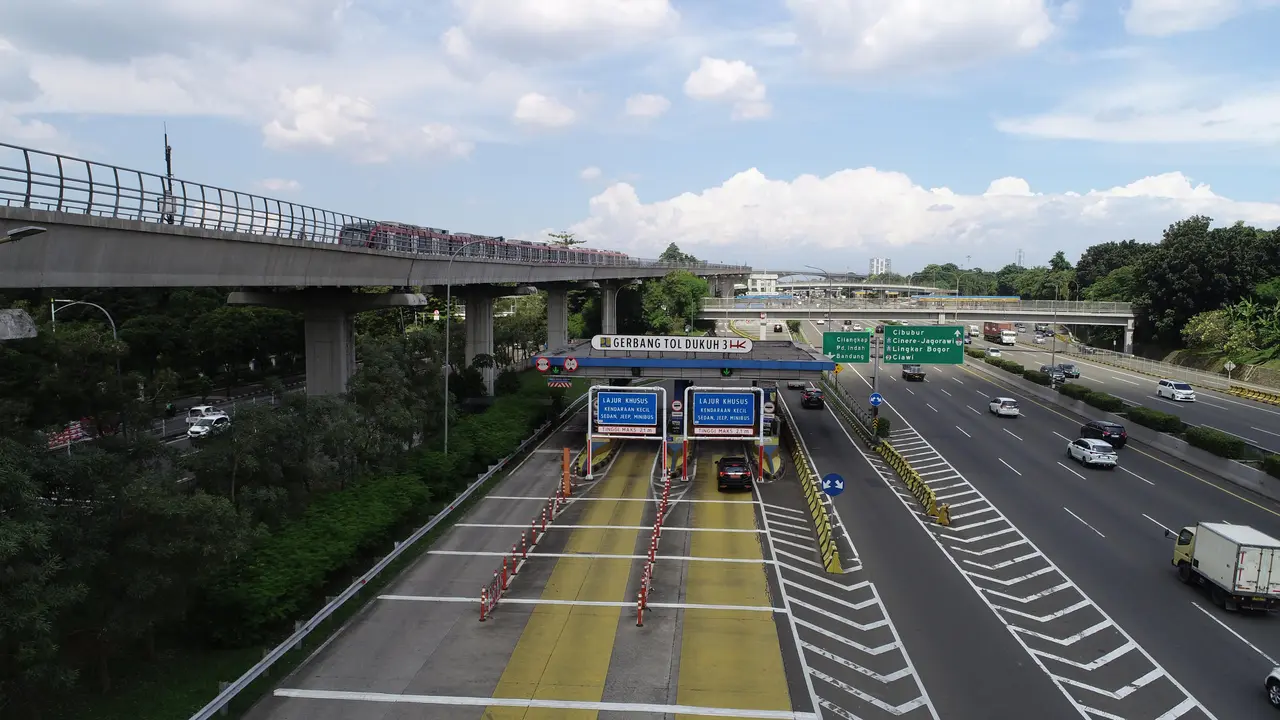 PT Hutama Karya (Persero) mengoperasikan tol Jakarta Outer Ring Road Seksi S(JORR-S) secara normal.