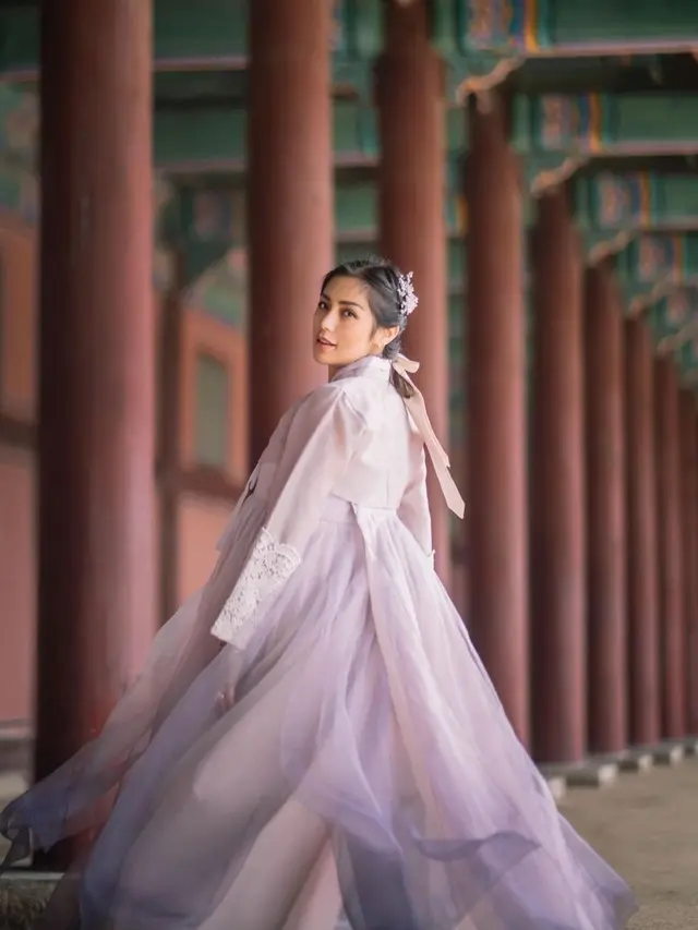 Jessica Iskandar tampil cantik dengan Hanok Korea [instagram/inijedar]