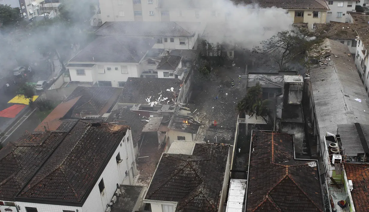 Rabu (13/8/14), calon presiden Brasil, Eduardo Campos, tewas dalam kecelakaan pesawat di kota Santos. (REUTERS/A Tribuna de Santos/Nirley Sena)