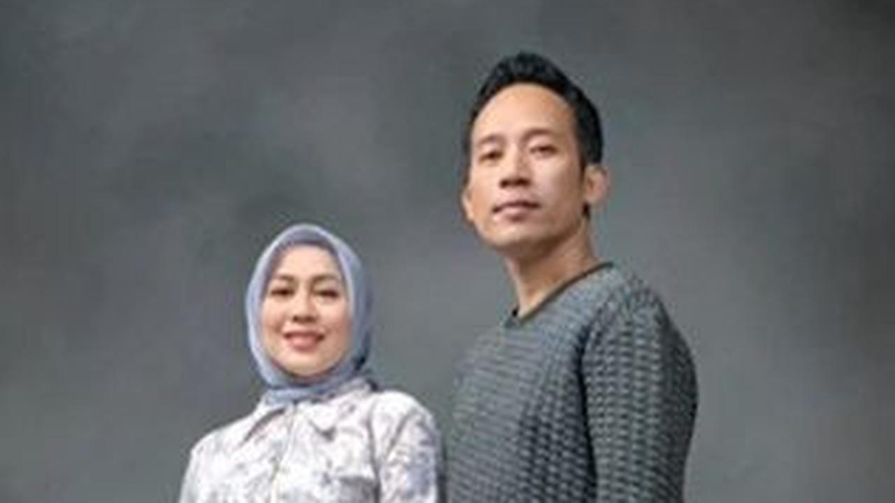 <b><i>Pernikahan mereka tetap kokoh tanpa gosip negatif</i></b>