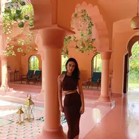 Punya gaya fashion stylish, berikut parade outfit Kusuma Puteri, Cucu dari Mooryati Soedibyo. [Foto: Instagram/ kusumaputeri]