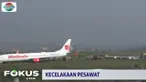 Pesawat jenis Boeing 737 keluar dari landasan pacu Bandara Tribhuvan, Kathmandu pada Kamis malam. Pesawat milik maskapai penerbangan Malaysia ini tergelincir saat akan tinggal landas.