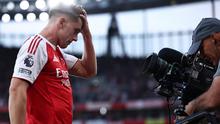 Penyerang Arsenal asal Swedia #14, Viktor Gyokeres, merayakan gol kelima timnya dari titik penalti dalam pertandingan&nbsp;Premier League antara Arsenal dan Leeds United di Stadion Emirates, London, pada 23 Agustus 2025. (HENRY NICHOLLS/AFP)