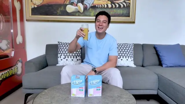 Baim Wong dalam endorsement dengan susu Flyon. (Foto: Dok. YouTube Susu Flyon Official)