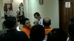 Sebelum menembak istrinya berkali-kali, dokter Helmi sempat cekcok dengan sang istri. Di tubuh sang istri ditemukan 6 luka tembakan.