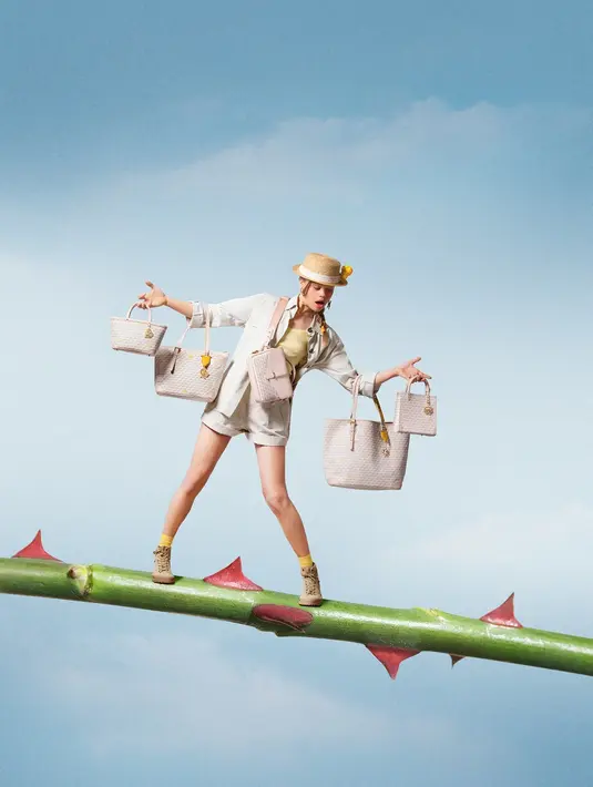 <p>Untuk musim semi 2023 ini, Faur&eacute; Le Page menghadirkan skala kanvas yang telah berkembang. Foto: Document/Faur&eacute; Le Page.</p>