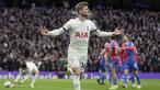 Pemain Tottenham, Timo Werner melakukan selebrasi setelah mencetak gol penyeimbang 1-1 ke gawang Crystal Palace pada laga lanjutan Liga Inggris 2023/2024 di Tottenham Hotspur Stadium, London, Inggris, Sabtu (02/03/2024) malam WIB. (AP Photo/Justin Tallis)
