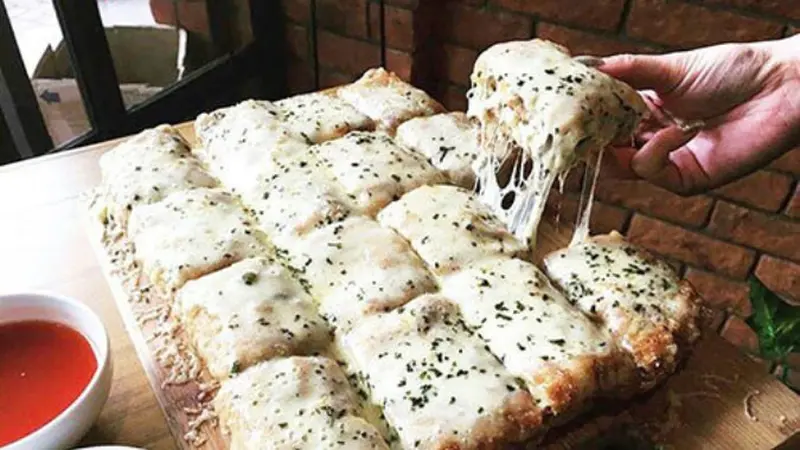 Martabak Mozzarella