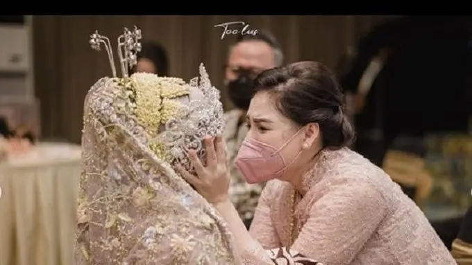 Mona Ratuliu - Kesha Ratuliu (Foto: Instagram/@monaratuliu)