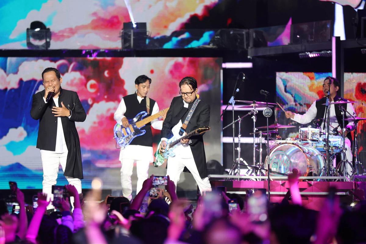 FOTO: Aksi Spektakuler Agnez Mo,  Iwan Fals dan Wali di Konser Raya 31 Tahun Indosiar