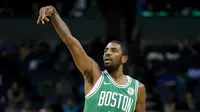 Point guard Boston Celtics, Kyrie Irving, tak terpengaruh faktor non-teknis jelang pertemuan melawan mantan timnya Cleveland Cavaliers, Selasa (17/10/2017). (Boston Celtics)