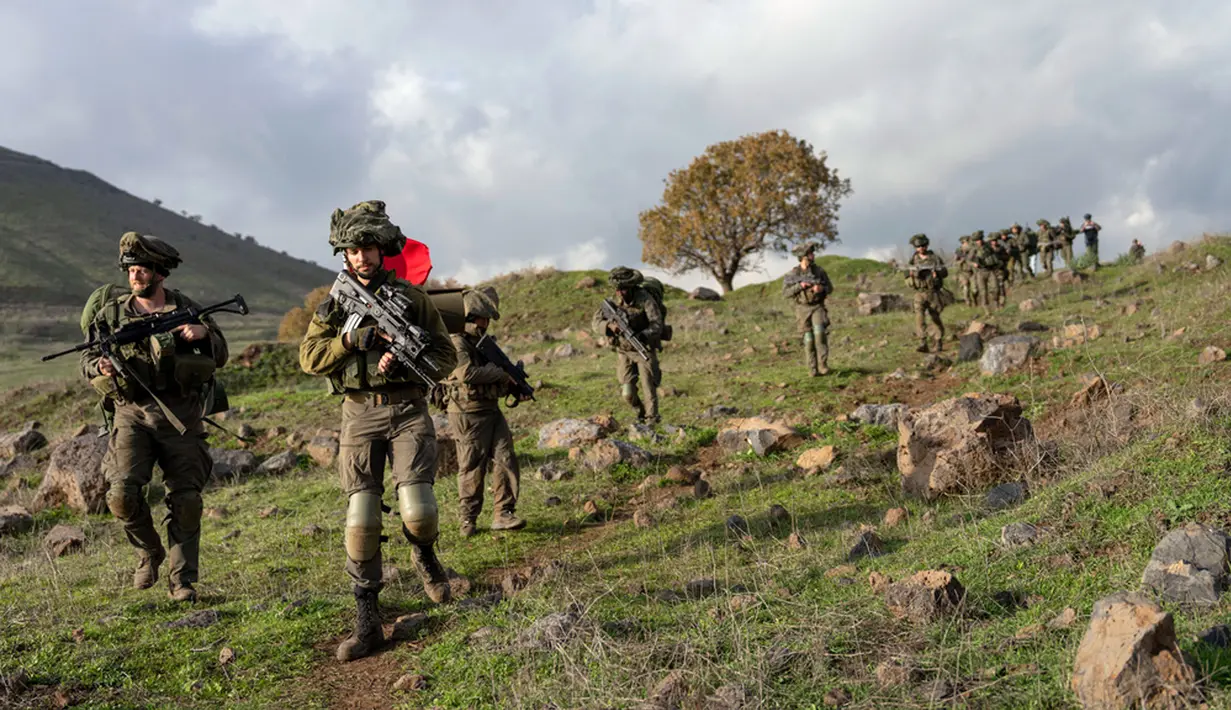 Sebelumnya tentara Israel (IDF) mengatakan pihaknya sudah siap menghadapi skenario apa pun setelah membunuh Wakil Ketua Hamas Saleh Al Arouri dalam serangan drone ke ibu kota Lebanon, Beirut. (AP Photo/Ohad Zwigenberg)