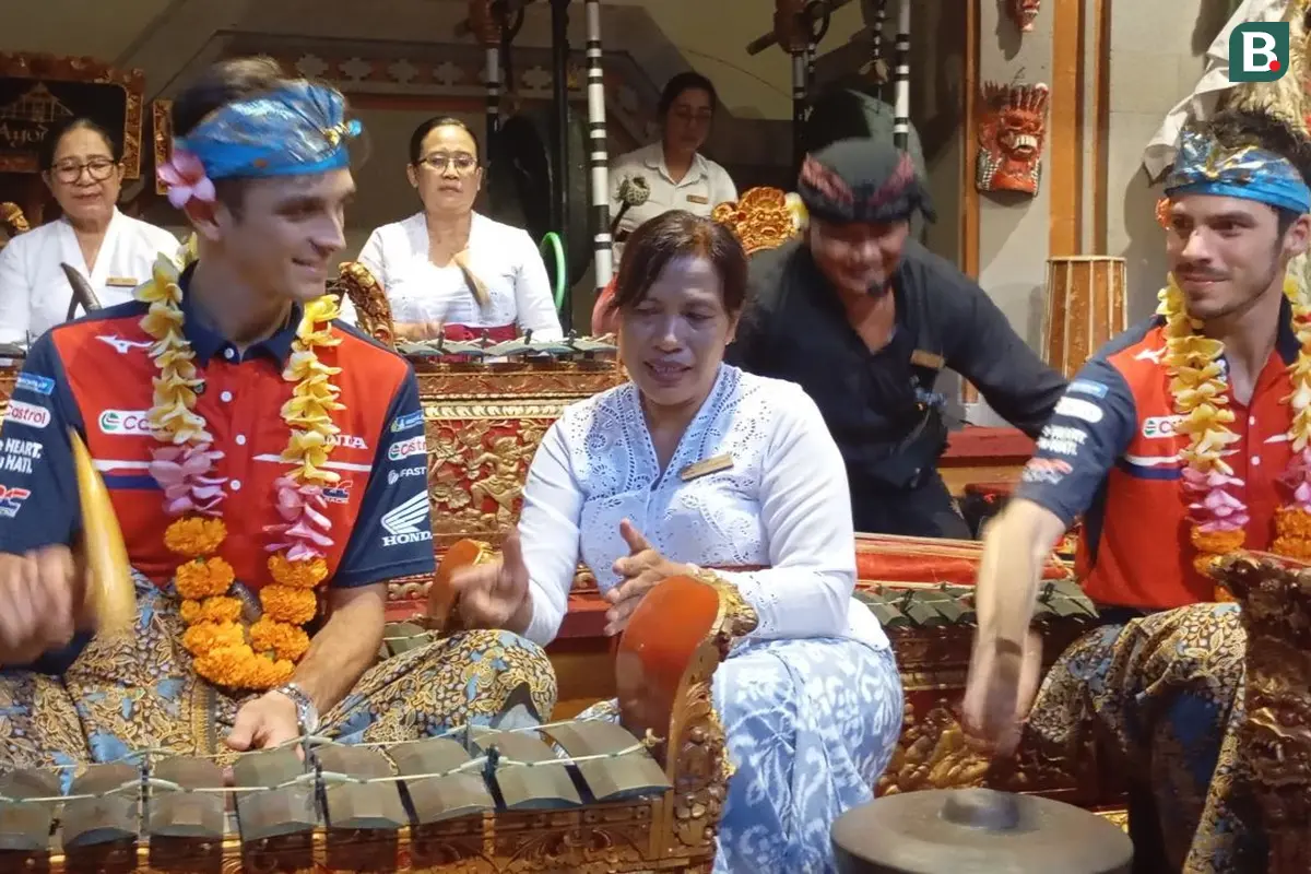 Luca Marini dan Joan Mir di Bali
