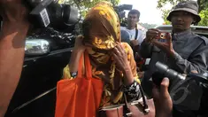 Istri Sylvester Obiekwe Nwolise‎, Fatimah datangi dermaga wijayapura Cilacap, Jawa Tengah, Jumat (6/3/2015). (Liputan6.com/Johan Tallo)