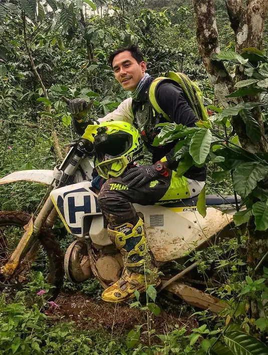 (Instagram/darius_sinathrya)