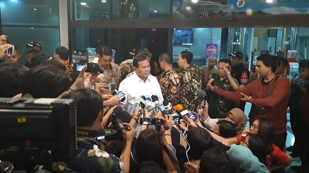 Prabowo Jenguk Wiranto