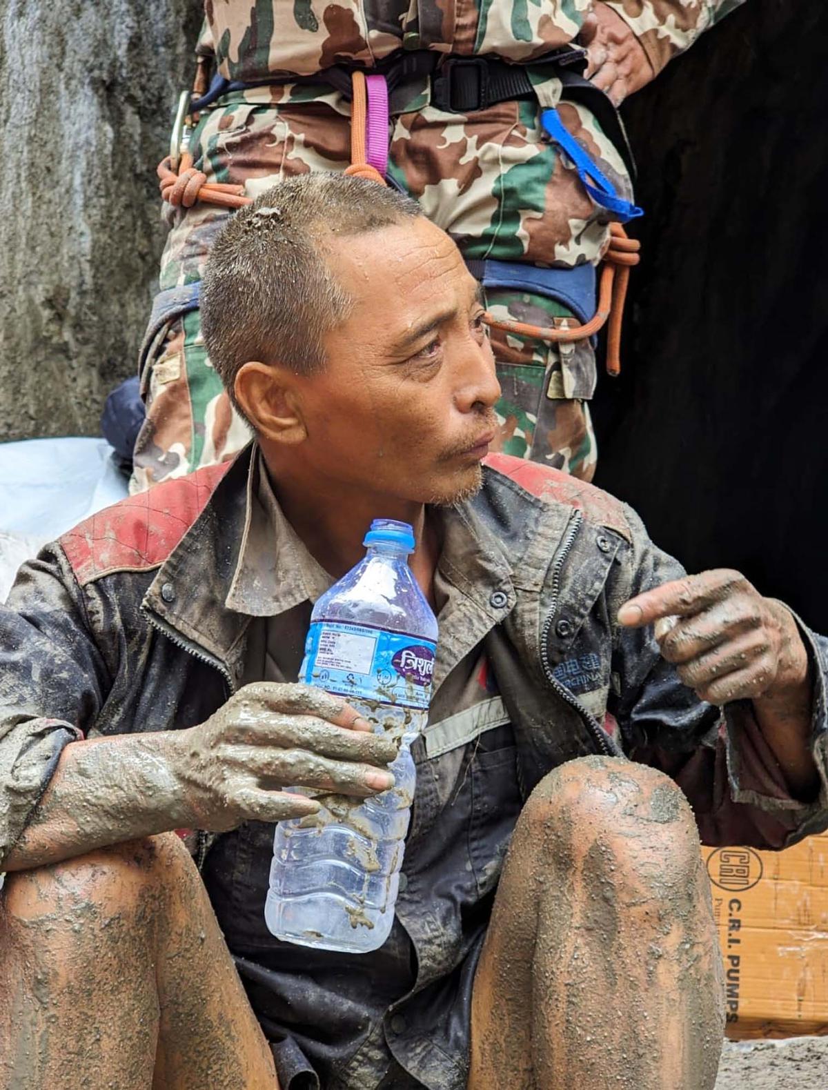 Empat Orang Ditemukan Hidup 10 Hari Setelah Banjir Bandang Nepal