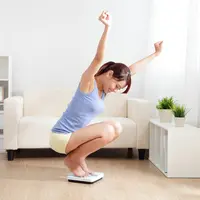 ilustrasi menimbang berat badan/copyright By aslysun (Shutterstock)